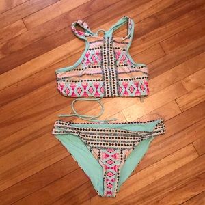 NWOT Ardene swimsuit set sz M